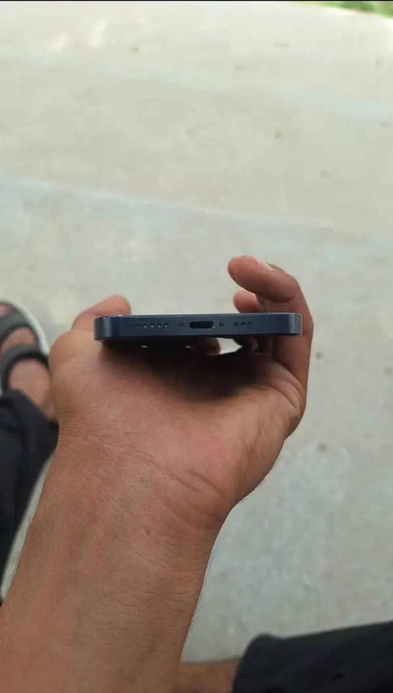 Apple iPhone 13 5