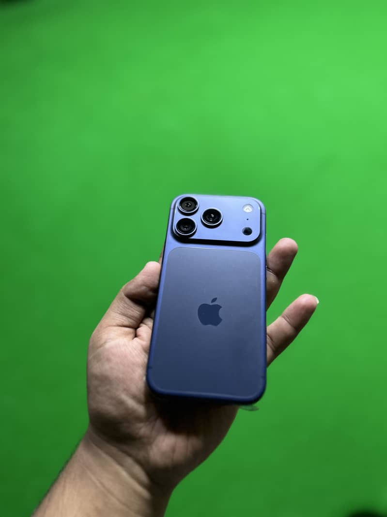 Apple iPhone 17 Pro 1