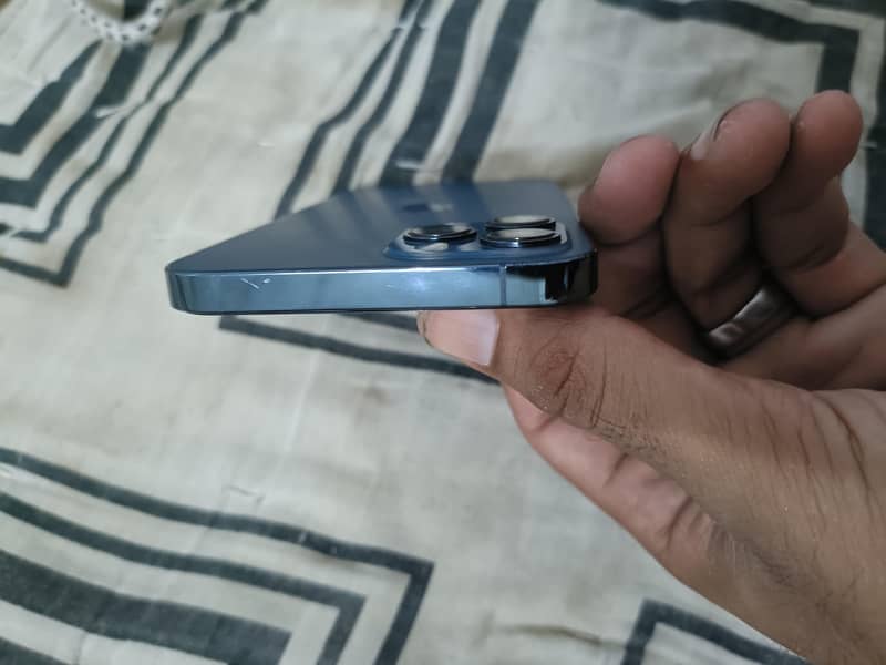 Apple iPhone 12 2