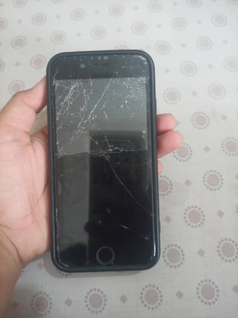 Apple iPhone 7 1