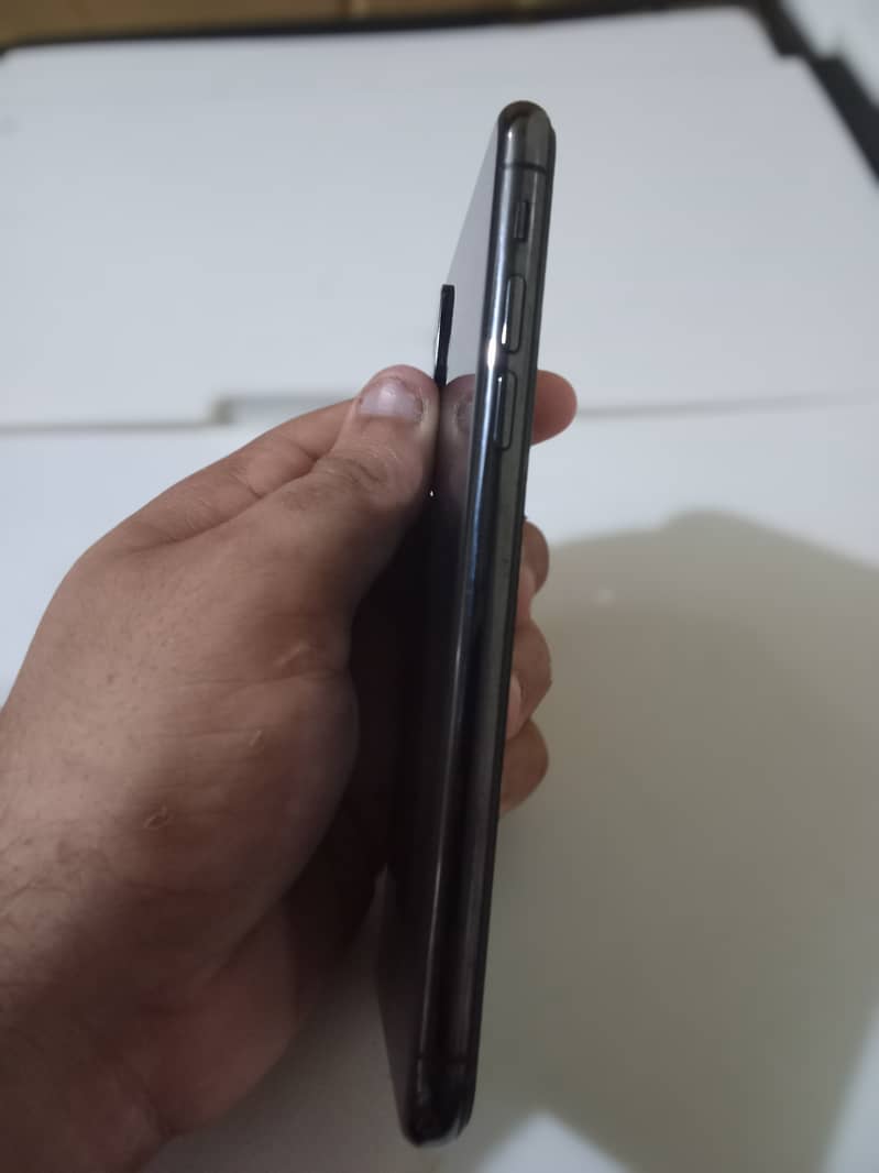 Apple iPhone X 3