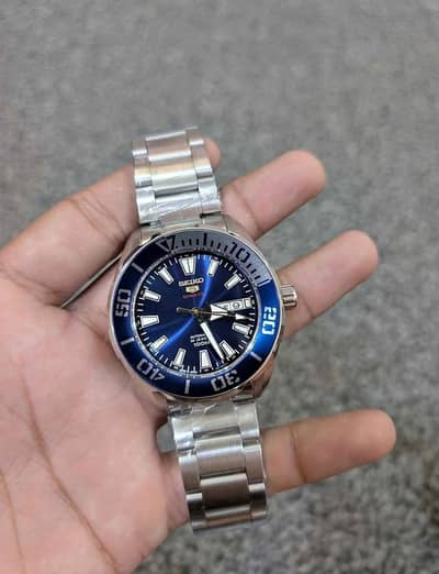 Seiko sports automatic watch for sale, not opened or repaired.