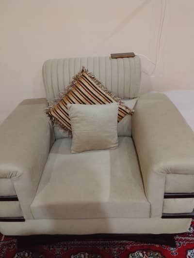 for sale        5 seater master size sofa