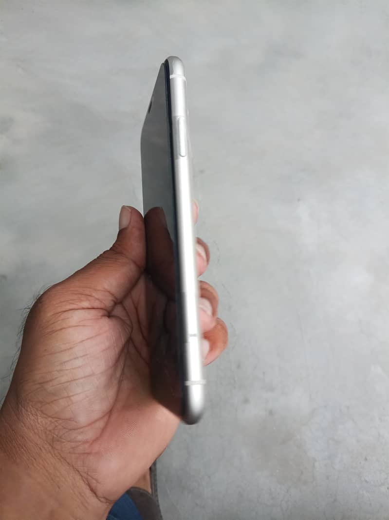 Apple iPhone 11 6