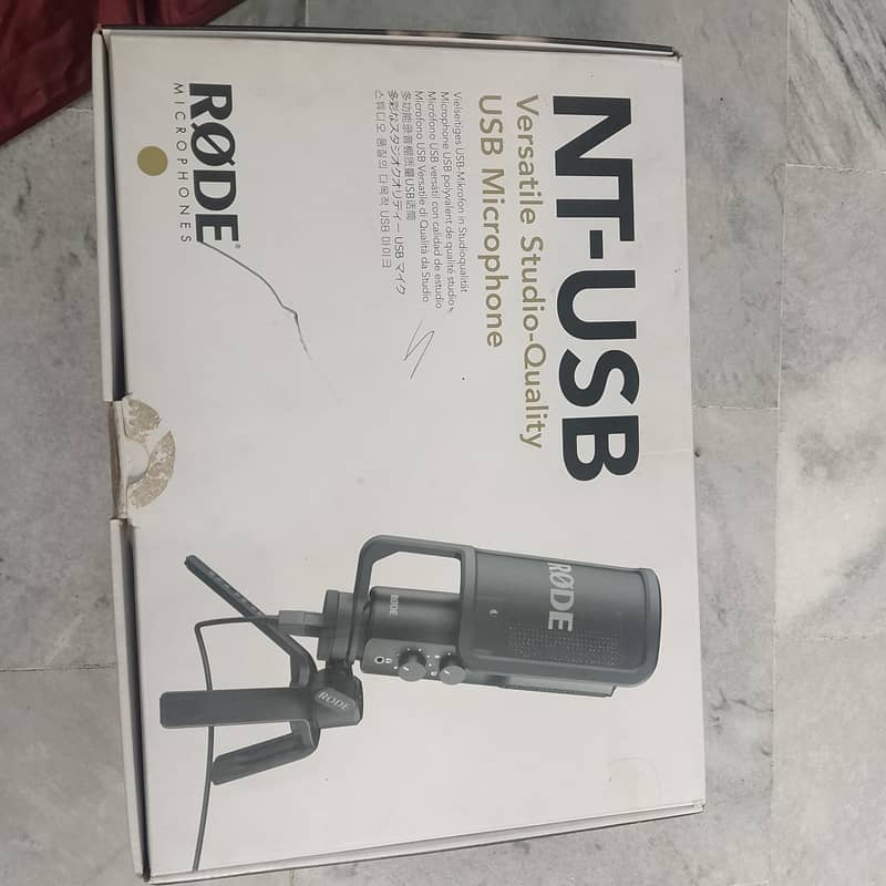 USB Condenser Microphone for Recording & Streaming 2