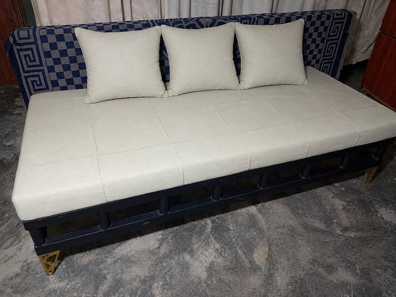 bed + sofa 0