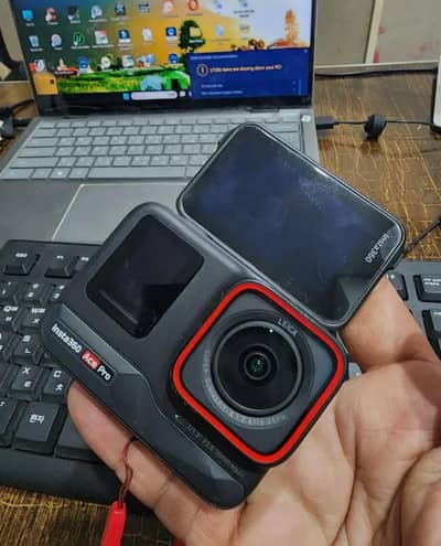 insta 360 ace pro new condtion 10.99 condtion