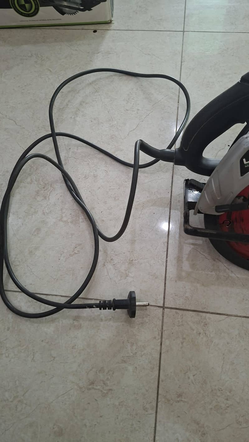 circular saw 4