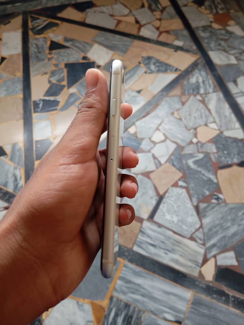 Apple iPhone SE 2