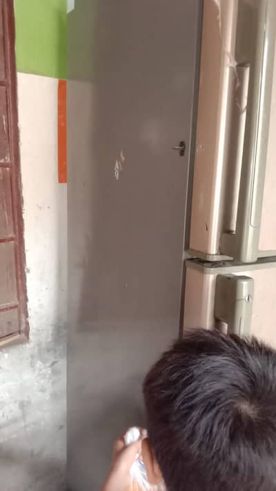 hair ka 380 model ha jumbu size condition dekh lain