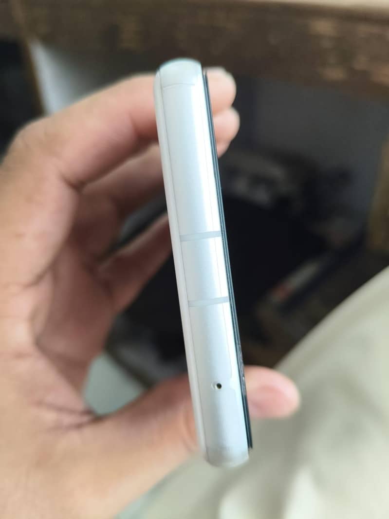 Google Pixel 7a 2