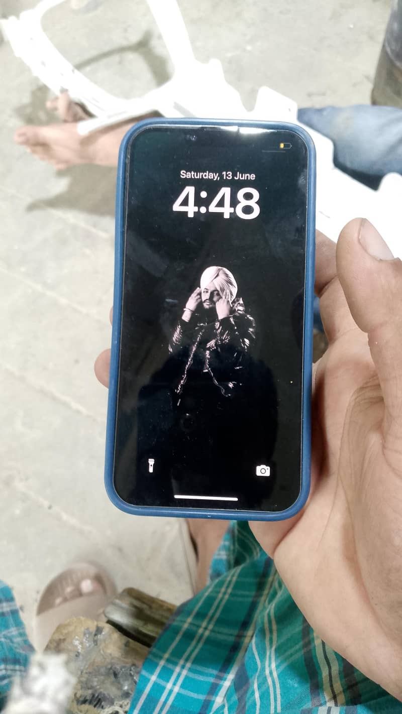 Apple iPhone 13 2