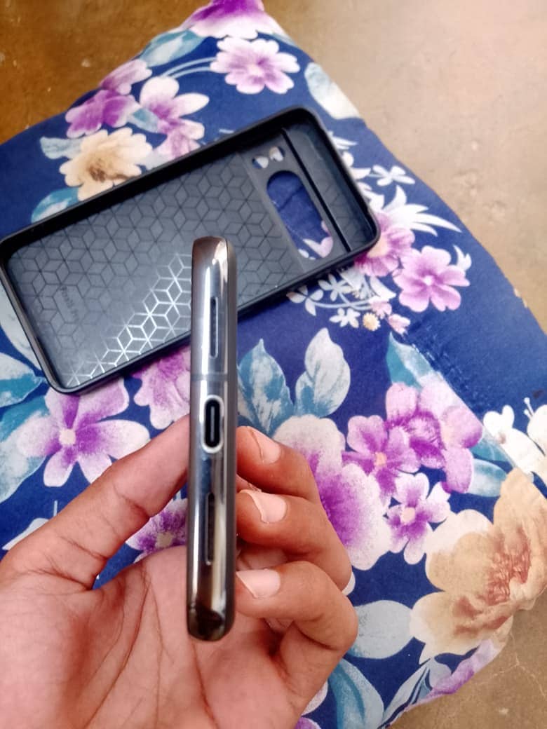 Google Pixel 8 Pro 7