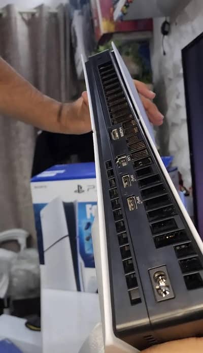 PS5 1 TB just 2 Day's Used Brand New Recently Came From Canada