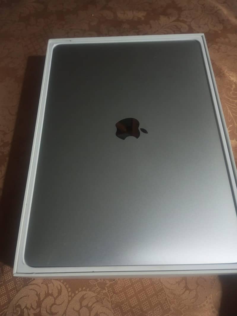 apple Mac book pro 2