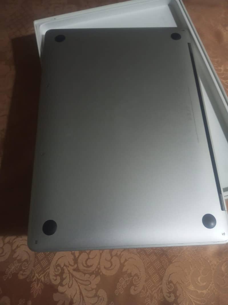 apple Mac book pro 3