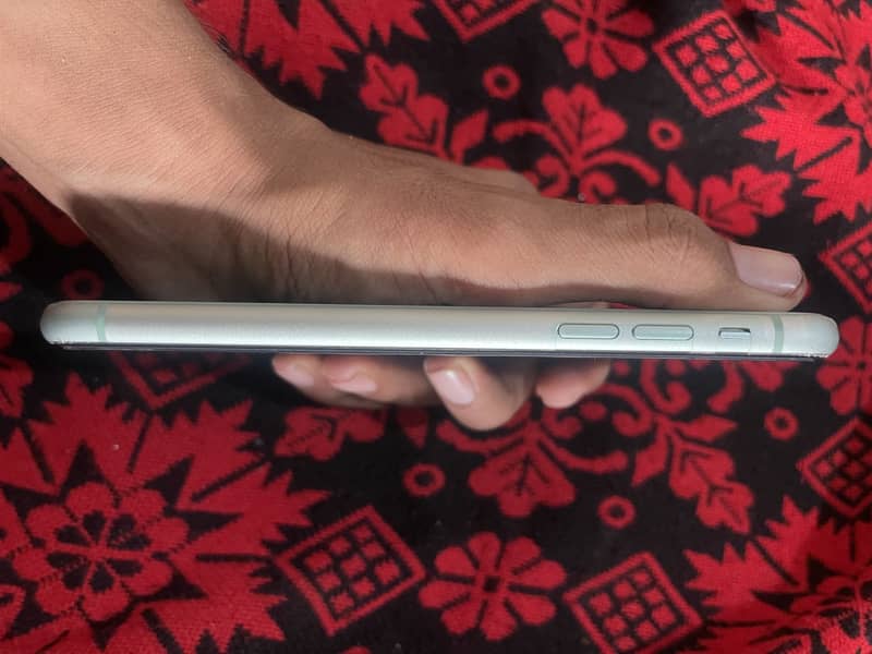 Apple iPhone 11 5
