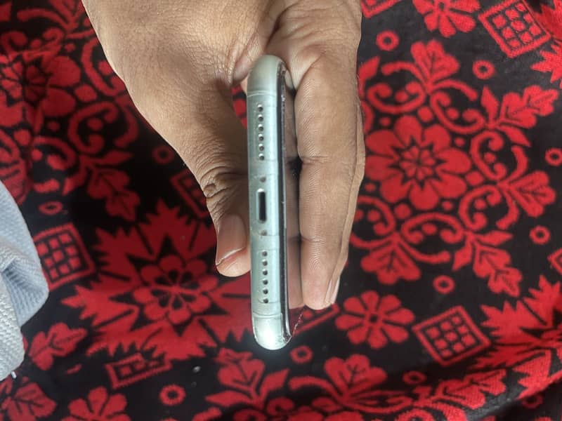 Apple iPhone 11 6