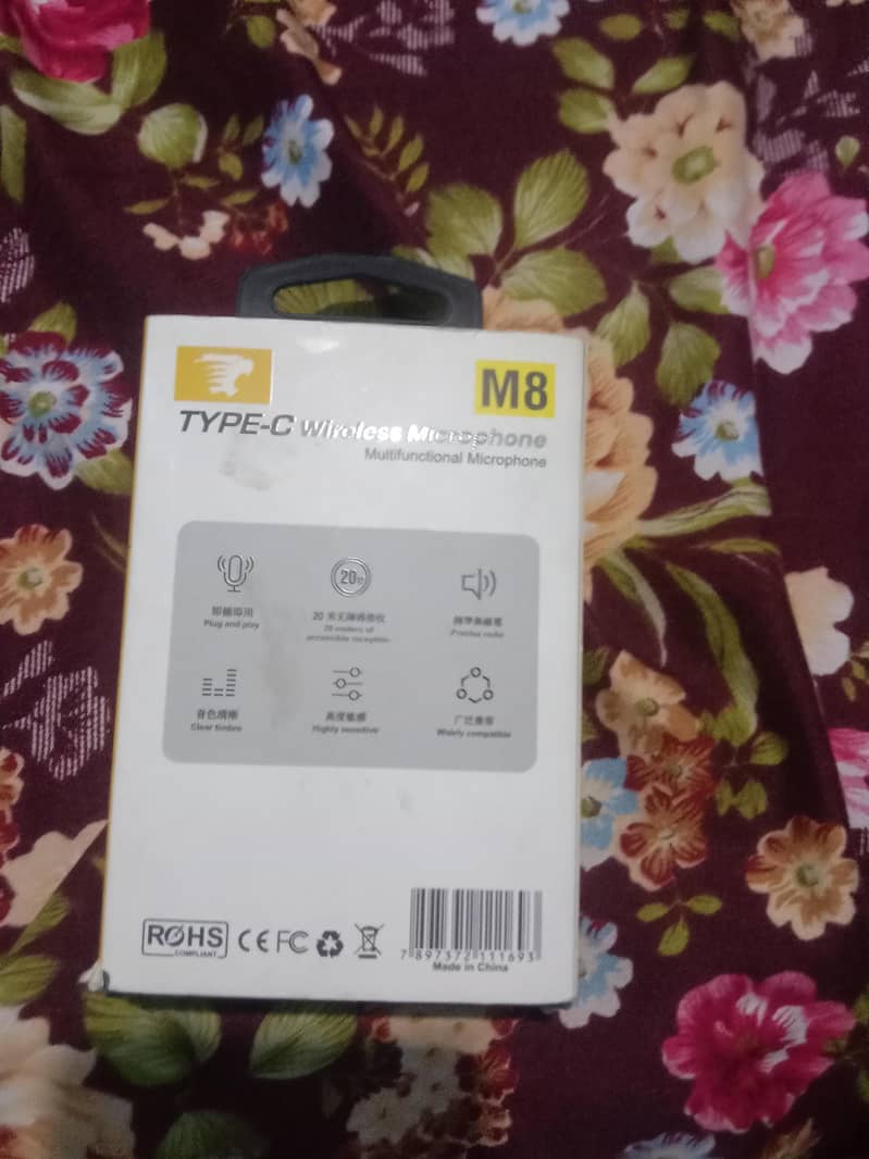 M8 TYPE C WIRELESS MICROPHONE 1