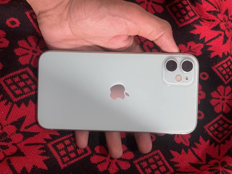 Apple iPhone 11 0