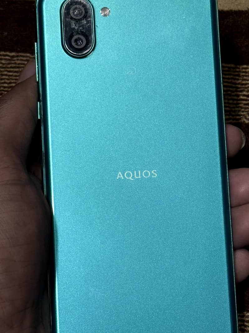 Sharp Aquos R3 0