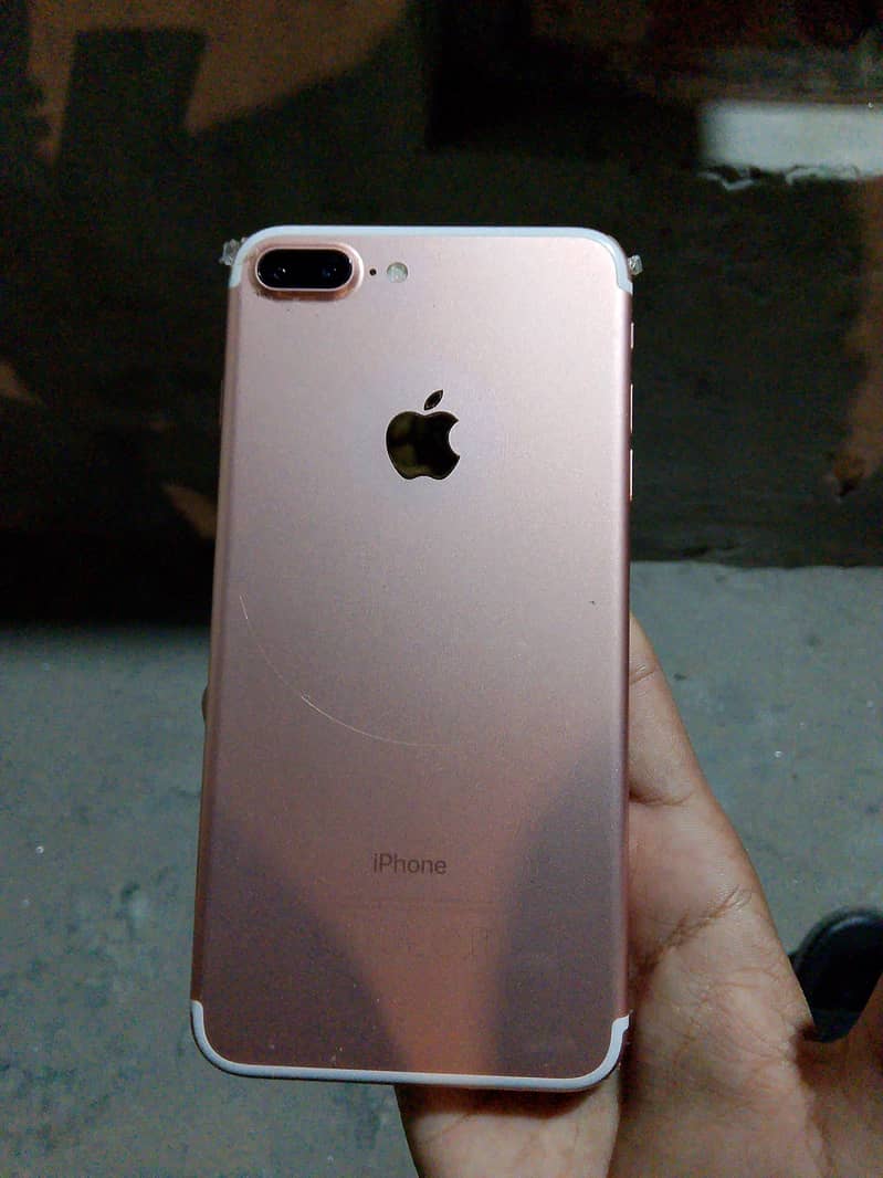 Apple iPhone 7 Plus 4