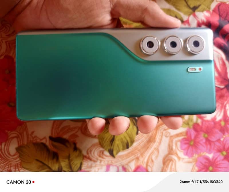Tecno CAMON 40 Pro 0