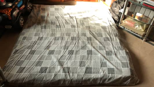 Motly foam mattress