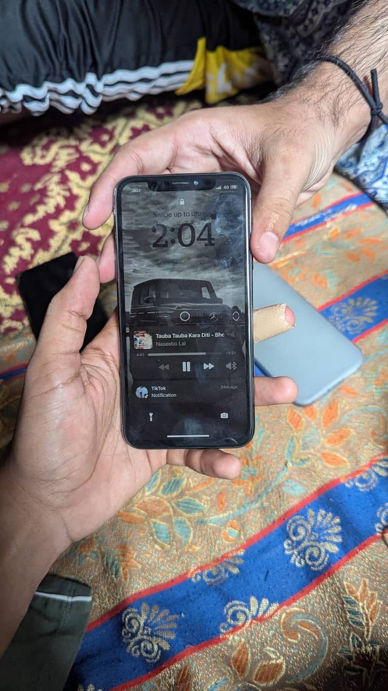 Apple iPhone X 3
