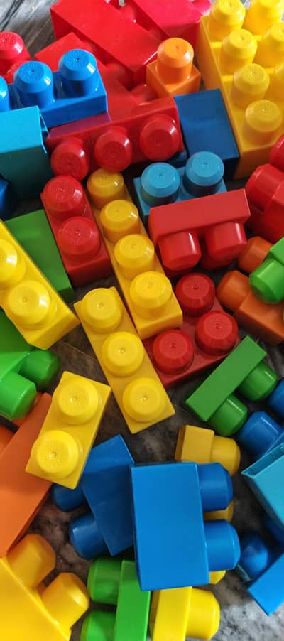 200 pices Maga blocks