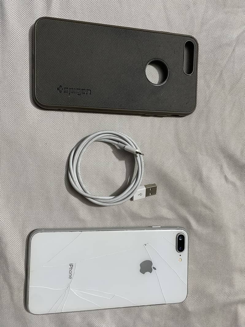Apple iPhone 8 Plus 1