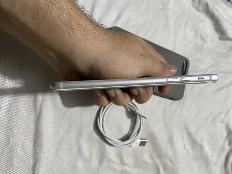 Apple iPhone 8 Plus 5