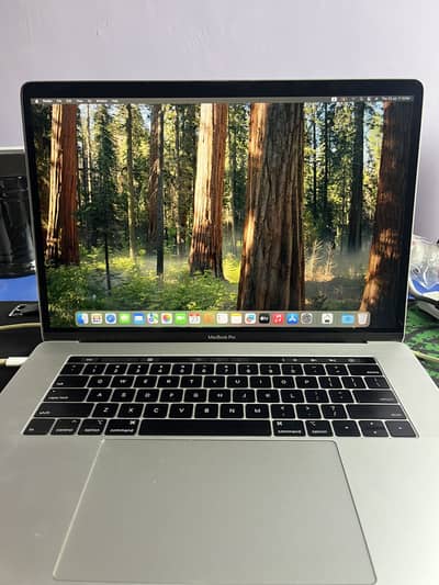 Macbook pro 2018 512gb 15inch