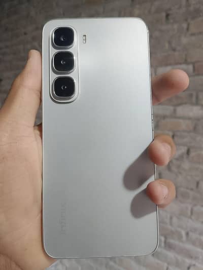 Infinix Hot 60i 6+6 / 128 Gb