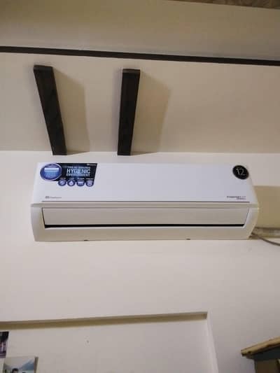 10 by 10 condition inverter Dawlance AC 1.5 ton