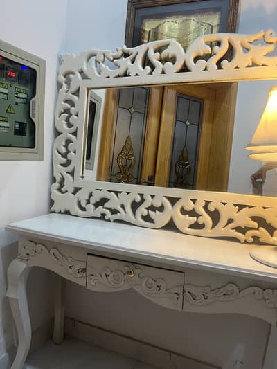 Console and centre table at cheap prices