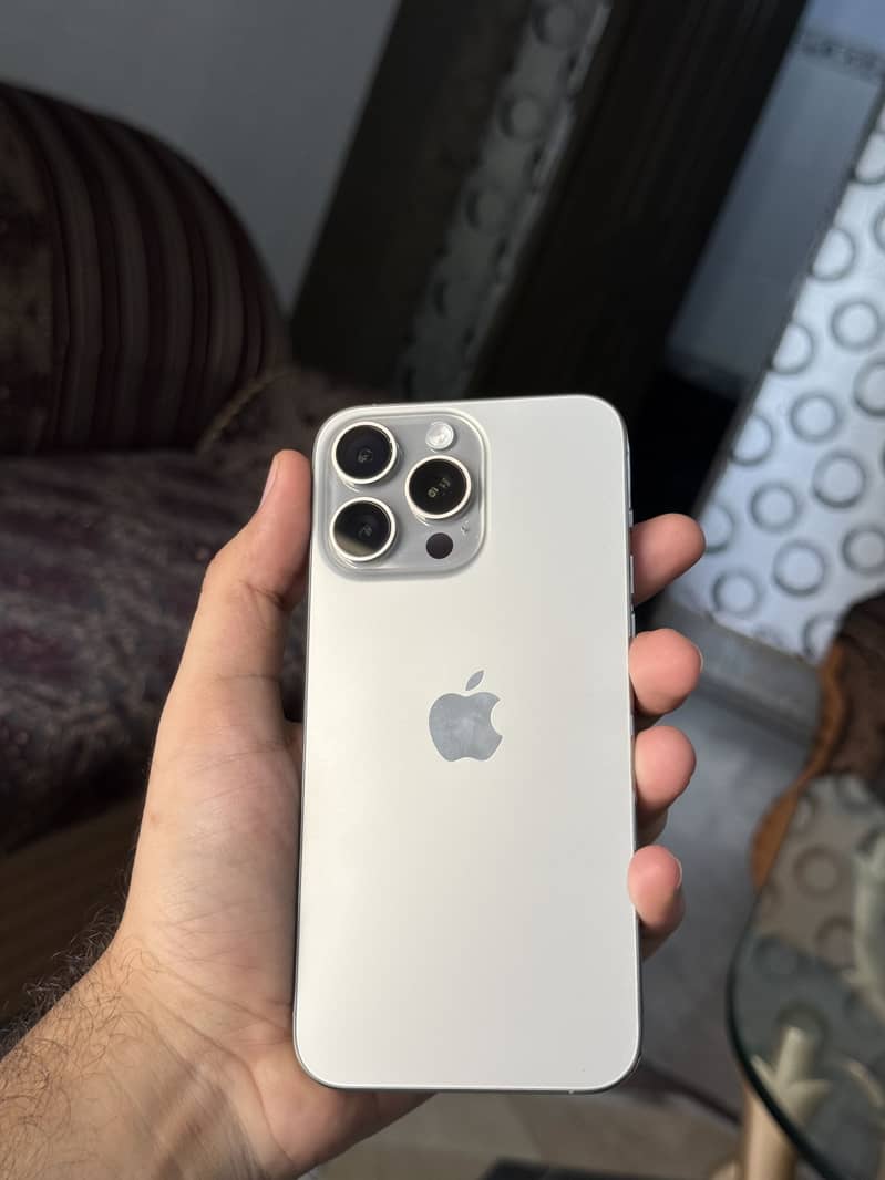Iphone 15 Pro Max 0