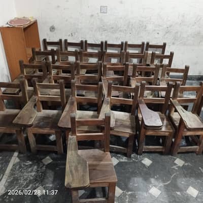 مضبوط لکڑی کے اسکول اسٹڈی ڈیسک/کرسیاں برائے فروخت