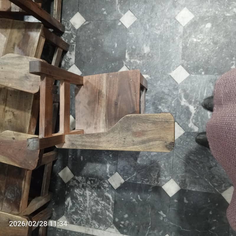 مضبوط لکڑی کے اسکول اسٹڈی ڈیسک/کرسیاں برائے فروخت 2
