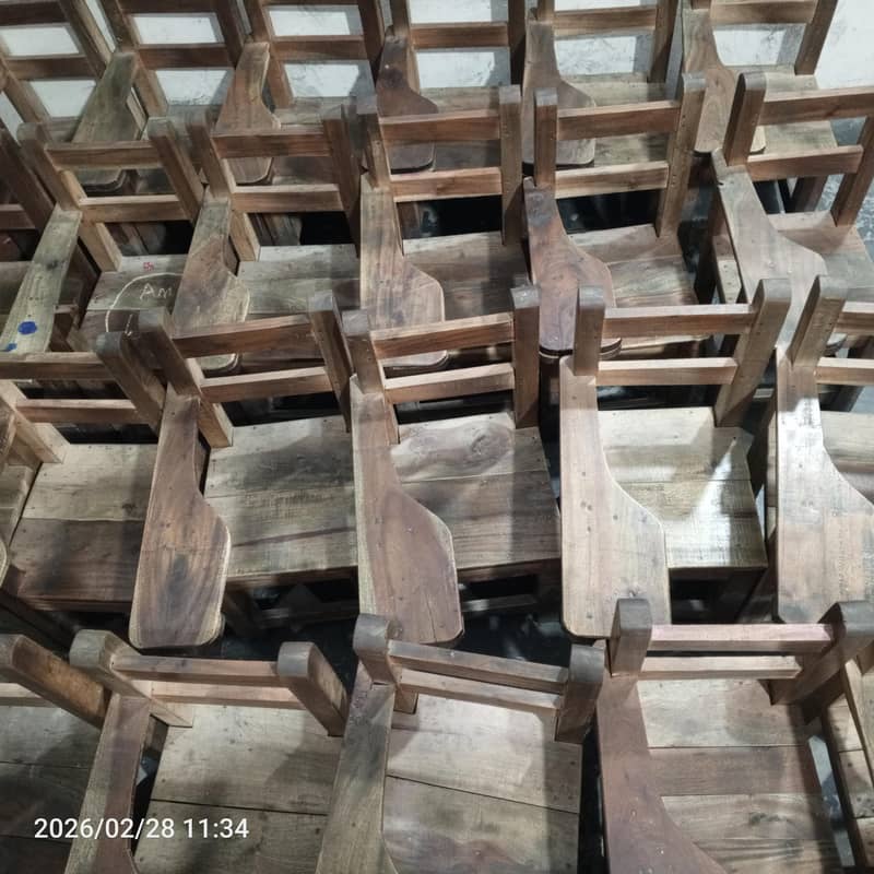 مضبوط لکڑی کے اسکول اسٹڈی ڈیسک/کرسیاں برائے فروخت 3