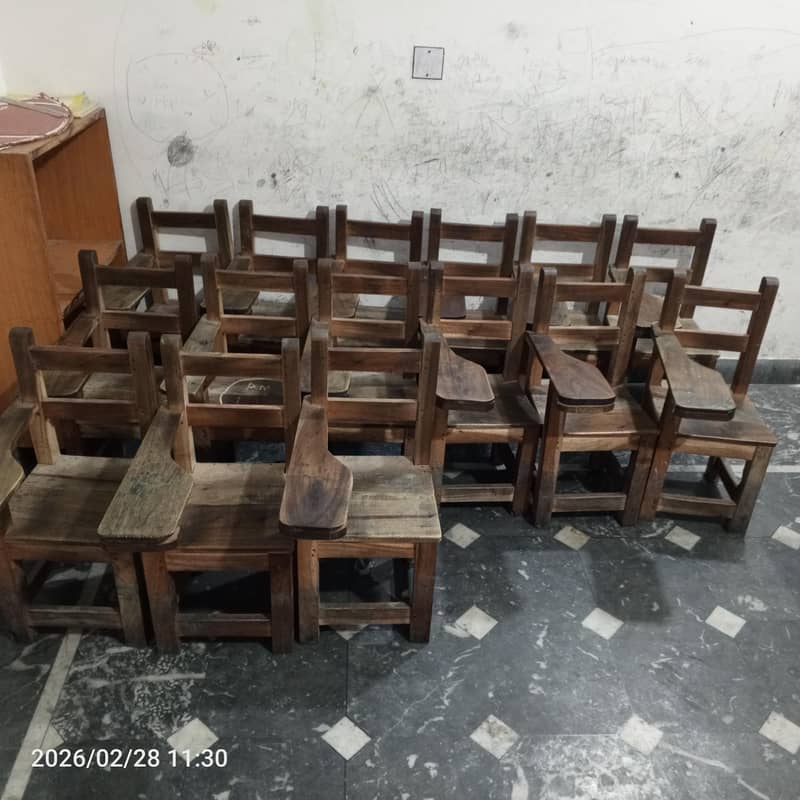 مضبوط لکڑی کے اسکول اسٹڈی ڈیسک/کرسیاں برائے فروخت 5