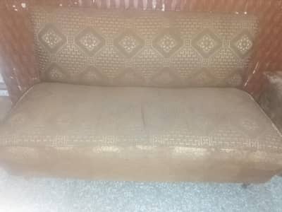 4 seater sofa choty table for sale good condition 03115007890