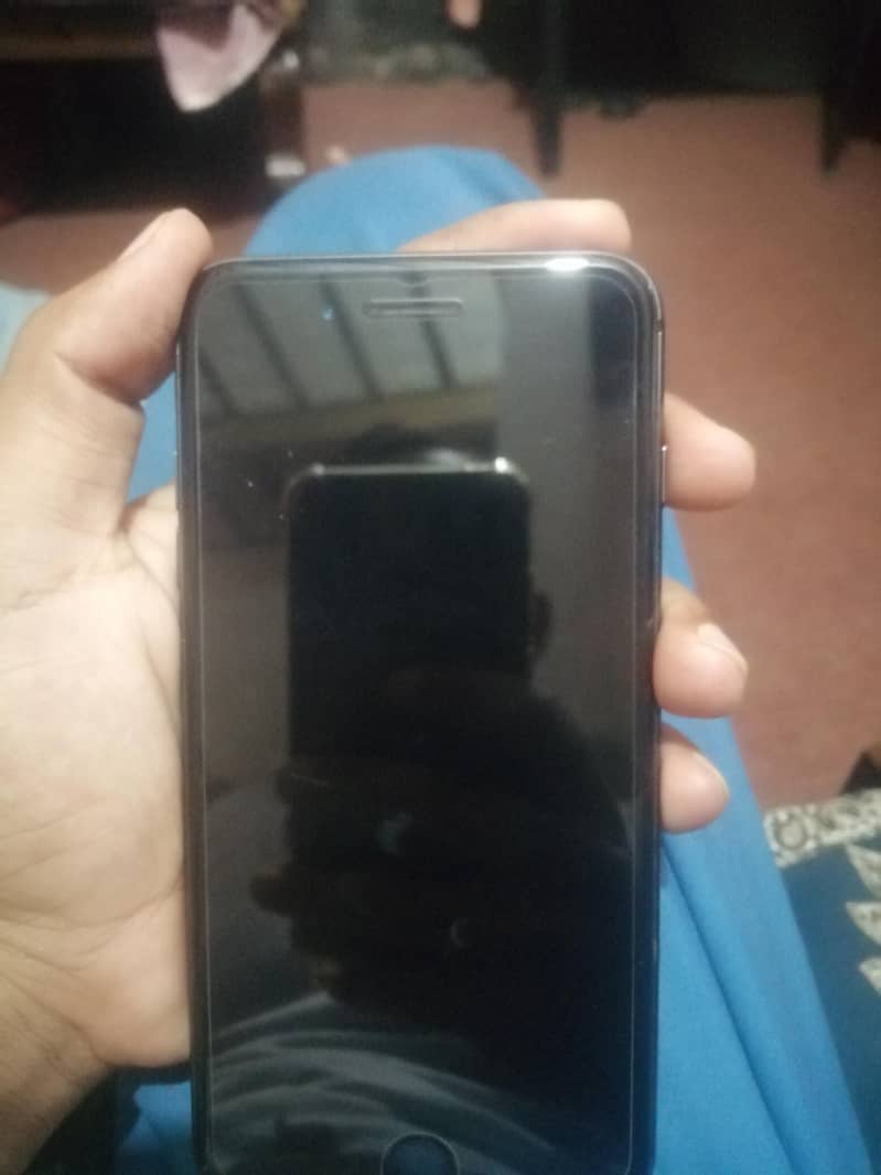 Apple iPhone 8 Plus 1