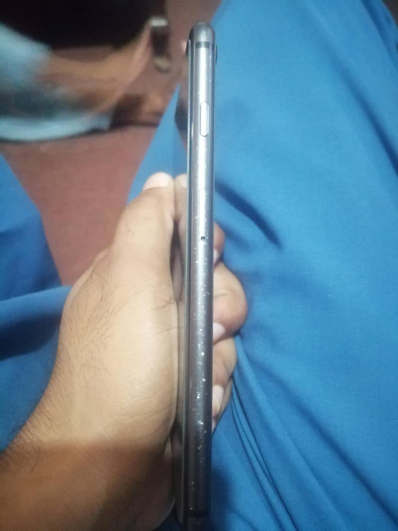 Apple iPhone 8 Plus 2