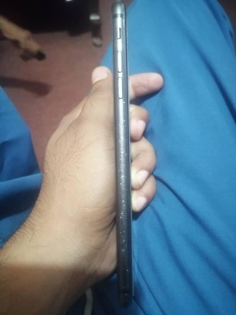 Apple iPhone 8 Plus 3