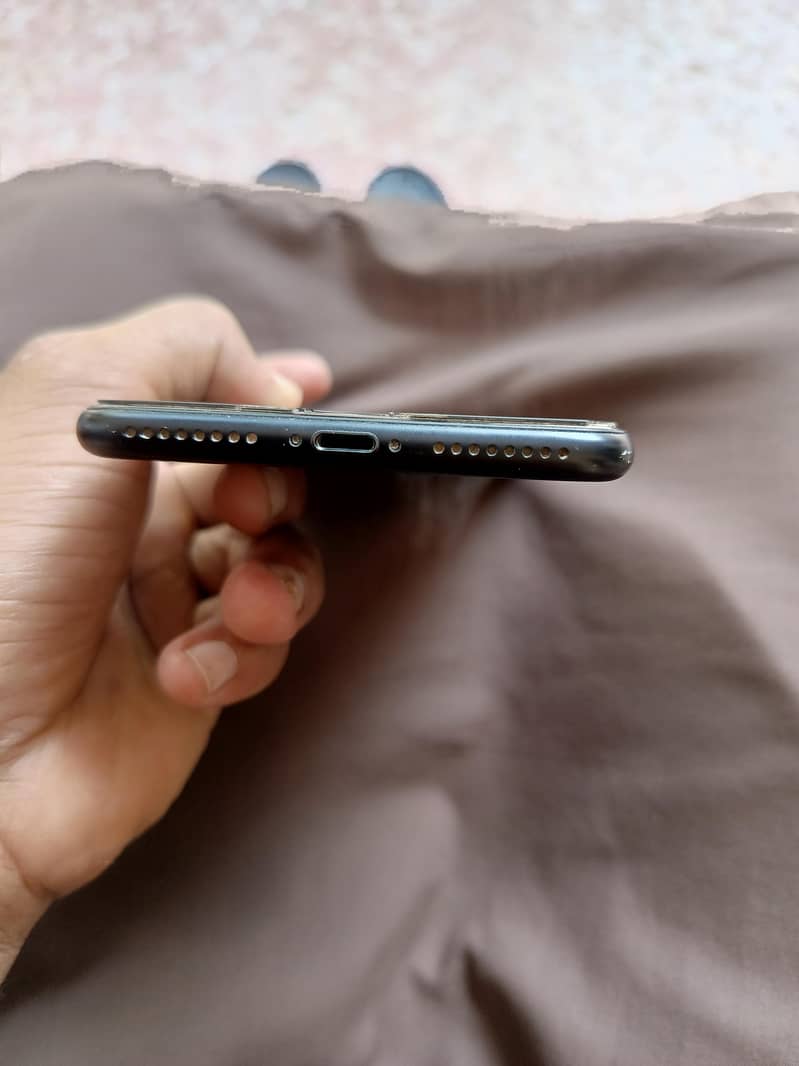 Apple iPhone 7 Plus 4