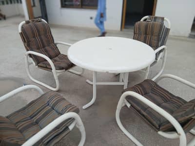 4-Piece Outdoor Patio Chairs Set with Round Table