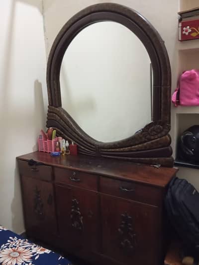 wooden dressers and drawers