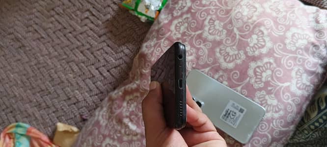 Infinix hot 60i 6 128  and vivo y11 3 32