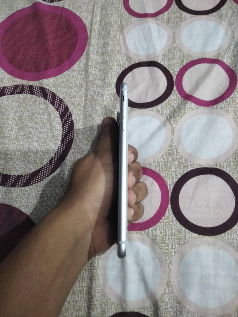 Apple iPhone 7 Plus 1